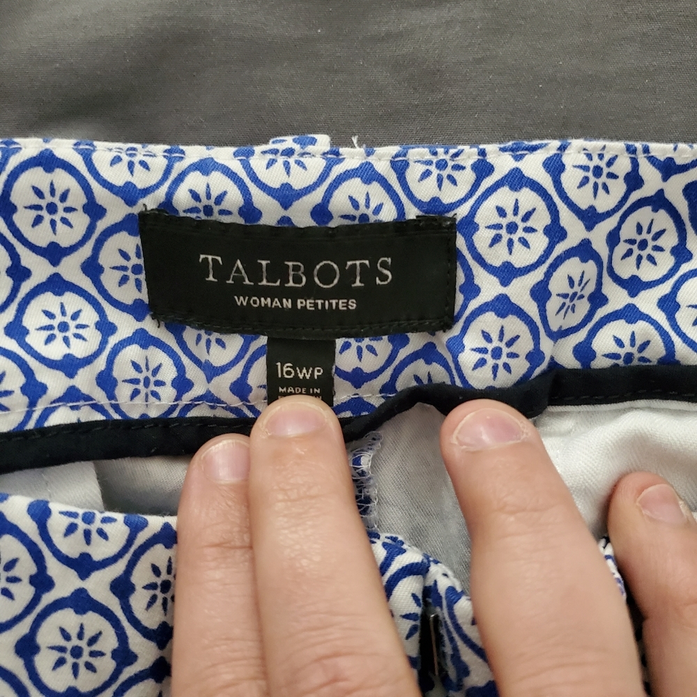 Talbots patterned Bermuda Shorts - Picture 3 of 3